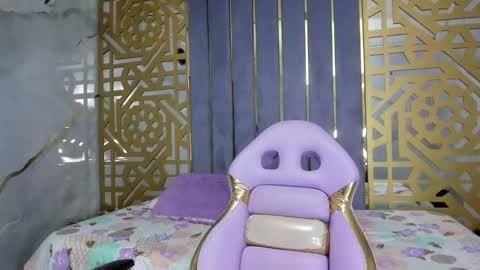 Snapshot of latin_ashley_ chatting on 01/28/25, 04:19 Valeria online show from 01/28/25, 04:19