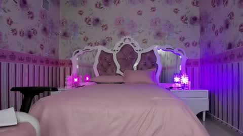 Snapshot of latin_ashley_ chatting on 02/25/25, 05:19 Valeria online show from 02/25/25, 05:19