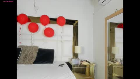 Snapshot of latin_couple20y chatting on 02/16/25, 03:47 Johana y Santiago online show from 02/16/25, 03:47