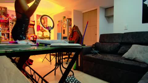 Snapshot of latin_couple77 chatting on 01/15/25, 01:23 Sara y Andy online show from 01/15/25, 01:23