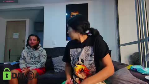 Snapshot of latin_couple77 chatting on 02/12/25, 02:45 Sara y Andy online show from 02/12/25, 02:45