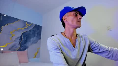 crissex  online show from 10/22/25, 11:32