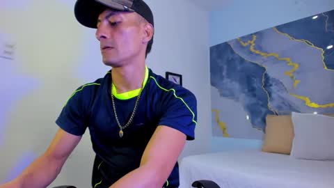 crissex  online show from 10/23/25, 12:04