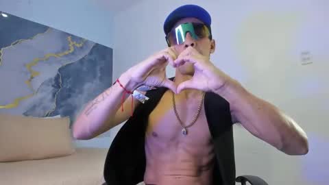 crissex  online show from 11/06/25, 12:06