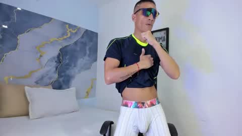 crissex  online show from 11/12/25, 12:16