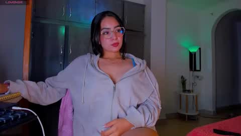 Snapshot of latin_gabby chatting on 10/01/25, 11:44 Gabby online show from 10/01/25, 11:44