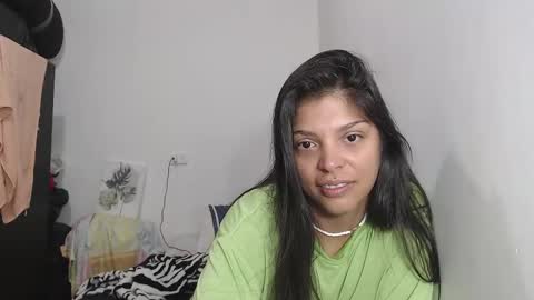 Snapshot of latin_meg chatting on 12/23/24, 05:22 M E G A N online show from 12/23/24, 05:22