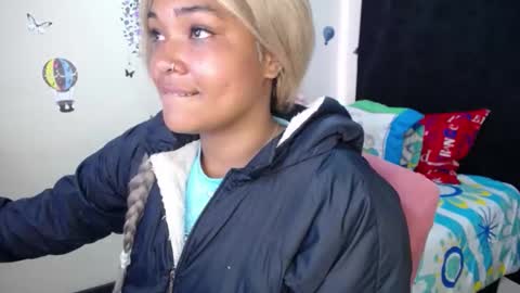 Snapshot of latin_rihanna_j chatting on 09/09/25, 04:23 karen online show from 09/09/25, 04:23