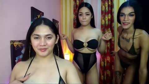 Snapshot of latina_goddes4uxxx chatting on 12/27/24, 02:25 ask me online show from 12/27/24, 02:25