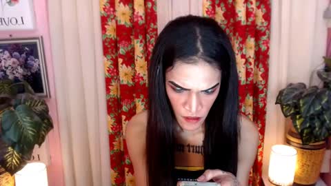 Snapshot of latina_goddes4uxxx chatting on 02/20/25, 01:40 ask me online show from 02/20/25, 01:40