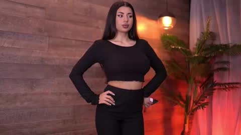 Latina online show from 10/30/25, 05:57