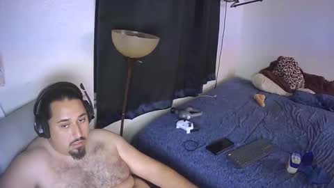 Snapshot of latinbb3030 chatting on 11/25/25, 12:16 LatinoBB online show from 11/25/25, 12:16