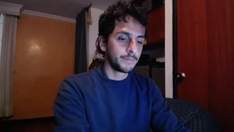 Snapshot of latincurious0 chatting on 10/01/25, 02:17 Juanito online show from 10/01/25, 02:17
