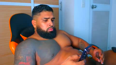 Snapshot of latinhot202423 chatting on 10/24/25, 09:22 blackBear online show from 10/24/25, 09:22