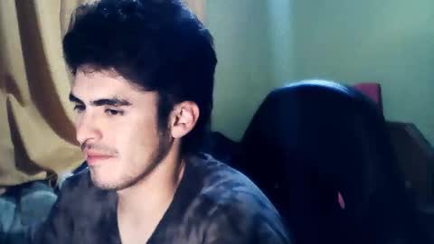 Snapshot of latinn_babe chatting on 11/17/25, 01:22 latinn_babe online show from 11/17/25, 01:22