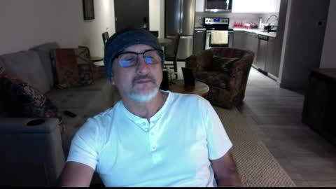 Snapshot of latinnous chatting on 12/23/24, 02:35 QS - INDEPENDENT MODEL online show from 12/23/24, 02:35