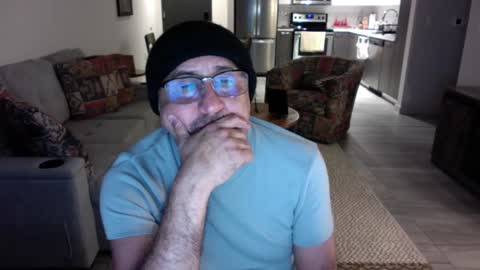 Snapshot of latinnous chatting on 01/18/25, 08:52 QS - INDEPENDENT MODEL online show from 01/18/25, 08:52