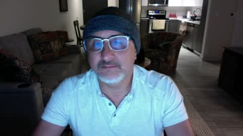 Snapshot of latinnous chatting on 01/22/25, 06:10 QS - INDEPENDENT MODEL online show from 01/22/25, 06:10