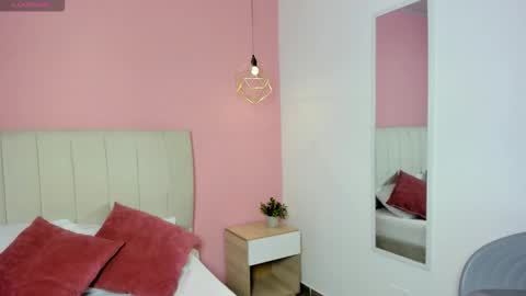 Snapshot of lau_saenz_ chatting on 10/23/25, 02:16 Lau online show from 10/23/25, 02:16