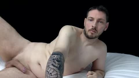 Snapshot of lauken10 chatting on 11/23/25, 04:12 lauken10 online show from 11/23/25, 04:12