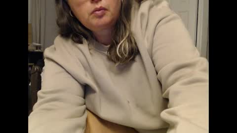 Snapshot of laulauma chatting on 11/04/25, 12:21 LauLauMa online show from 11/04/25, 12:21