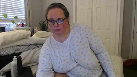 Snapshot of laulauma chatting on 11/11/25, 08:20 LauLauMa online show from 11/11/25, 08:20