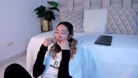 Lau Miller online show from 09/25/25, 08:56