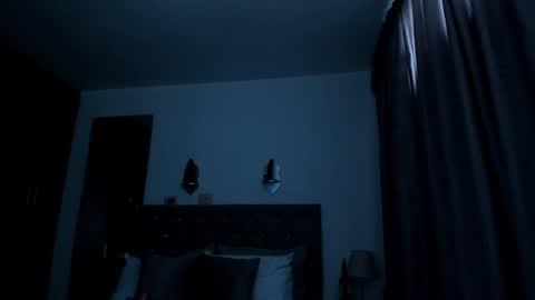 Snapshot of laura__martiinez chatting on 02/19/25, 08:52 online show from 02/19/25, 08:52