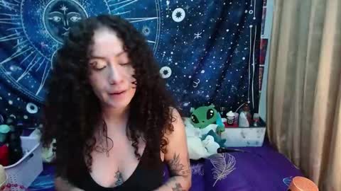Snapshot of laura_anal_ chatting on 01/17/25, 12:10 Wen online show from 01/17/25, 12:10