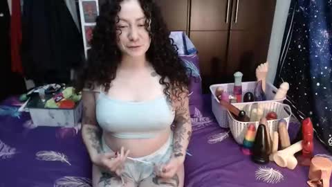 Snapshot of laura_anal_ chatting on 09/11/25, 07:58 Wen online show from 09/11/25, 07:58