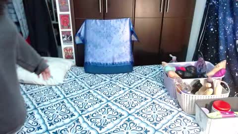  Wen  online show from 10/09/25, 02:59