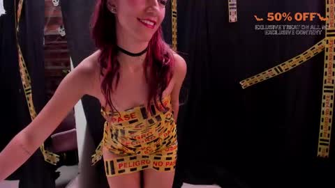 Laura Bonnet  online show from 10/31/25, 03:24