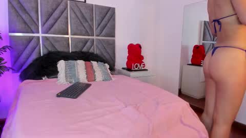 laura_dicardy online show from 09/10/25, 07:47