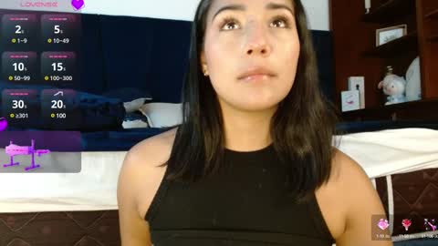 Snapshot of laura_golden1 chatting on 02/26/25, 10:09 lLAURA online show from 02/26/25, 10:09