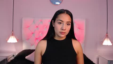 Snapshot of laura_golden1 chatting on 10/22/25, 12:05 lLAURA online show from 10/22/25, 12:05