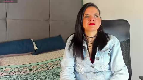 Snapshot of laura_hotties chatting on 03/12/25, 01:08 laura hotties online show from 03/12/25, 01:08
