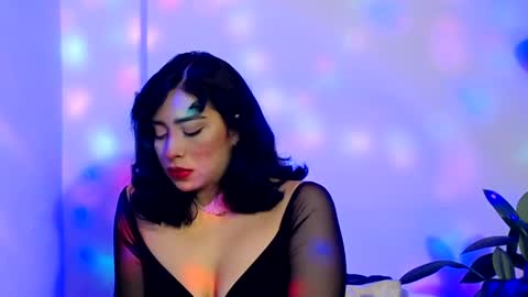 laura_pink01 online show from 02/12/25, 02:14