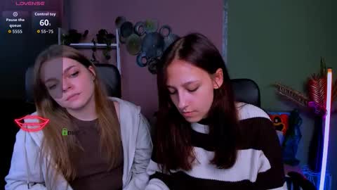 laura_queen_ online show from 10/06/25, 07:11