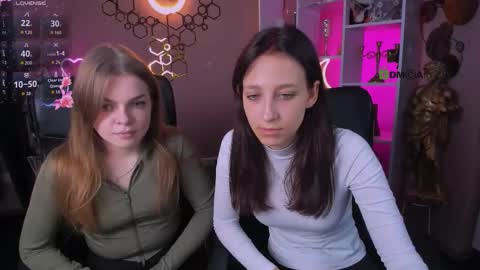 laura_queen_ online show from 10/08/25, 07:44