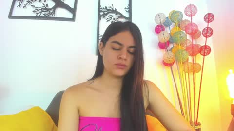 Snapshot of laura_soe chatting on 01/14/25, 01:28 LAURA SOE online show from 01/14/25, 01:28
