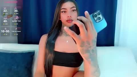 Snapshot of laura_sweet7 chatting on 10/23/25, 06:23 Laura online show from 10/23/25, 06:23