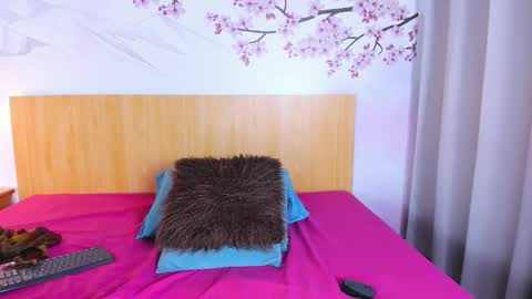 Laura online show from 10/08/25, 03:04