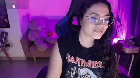 Snapshot of laurahawkes chatting on 03/08/25, 04:23 laura online show from 03/08/25, 04:23