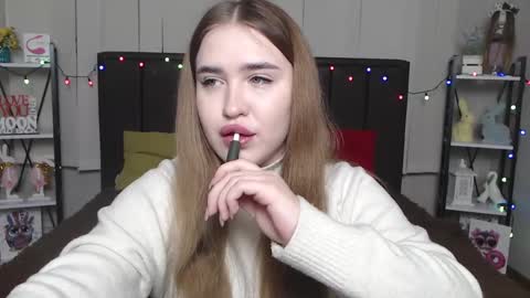 Snapshot of laurahlot chatting on 01/19/25, 07:26 LauraHlot online show from 01/19/25, 07:26