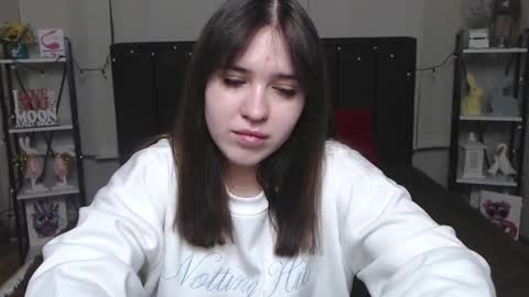 Snapshot of laurahlot chatting on 02/09/25, 03:32 LauraHlot online show from 02/09/25, 03:32