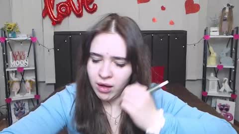 Snapshot of laurahlot chatting on 02/13/25, 01:29 LauraHlot online show from 02/13/25, 01:29