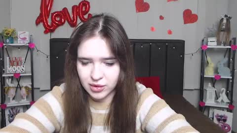 Snapshot of laurahlot chatting on 02/16/25, 06:21 LauraHlot online show from 02/16/25, 06:21