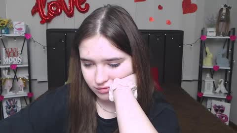 Snapshot of laurahlot chatting on 02/18/25, 01:21 LauraHlot online show from 02/18/25, 01:21