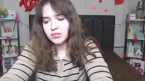 Snapshot of laurahlot chatting on 02/20/25, 03:23 LauraHlot online show from 02/20/25, 03:23