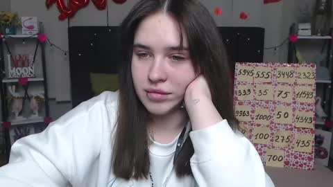 Snapshot of laurahlot chatting on 03/06/25, 06:59 LauraHlot online show from 03/06/25, 06:59